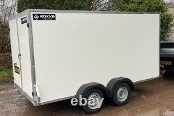 Grande remorque fourgon/caisse 12' x 5' x 6'6 - Essieu double avec freins 2600kg BLANCHE