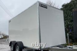 Grande remorque fourgon/caisse 12' x 5' x 6'6 - Essieu double avec freins 2600kg BLANCHE