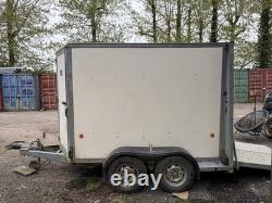 Ifor Williams BV85G remorque fourgon 8x5 2700 kg à double essieu freinée - solide