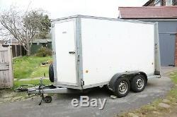 Ifor Williams Double 10x8 Axle Trailer Boîte Avec Une Chute Arrière Rabattable