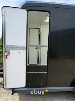 Nouvelle remorque fourgon boîte Brian James 10 pieds x 5 pieds 2 pouces à double essieu avec portes combinées noires