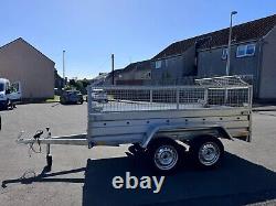 REMORQUE JAMAIS UTILISÉE NIEWIADOW 7,7 PIEDS x 4,2 PIEDS À DOUBLE ESSIEU AVEC MESH DE 40 CM