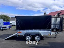 REMORQUE NEUVE DE 2,65 m x 1,30 m À DEUX ESSIEUX AVEC COUVERTURE DE CADRE DE 150 CM ET RAMPE