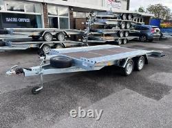 Remorque BEAVER TAIL à double essieu 13,4 pi x 6,9 pi 4 m x 2,1 m 2700 kg TAILLE DES ROUES 13
<br/> 

