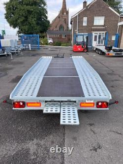 Remorque BEAVER TAIL à double essieu 13,4 pi x 6,9 pi 4 m x 2,1 m 2700 kg TAILLE DES ROUES 13 <br/>