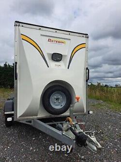 Remorque Bateson 160V Van Towavan Box Trailer 8x4x5 1300 kg en excellent état, avec essieu double