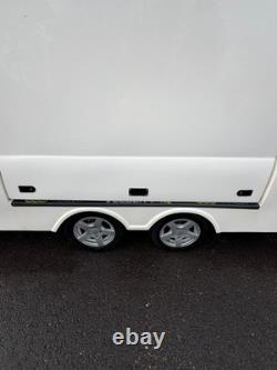 Remorque Eco-Trailer Velocity iQ / remorque de course fermée couverte de 3000 kg