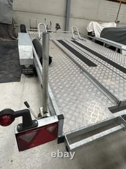 Remorque Phoenix à double essieu, à peine utilisée, stockée en intérieur, entièrement équipée, 4 m, 2 T