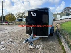 Remorque à caisse à double essieu Debon C500 d'occasion + porte + côtés en aluminium 2600KG PTAC ? SANS TVA