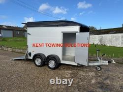 Remorque à caisse à double essieu Debon C500 d'occasion + porte + côtés en aluminium 2600KG PTAC ? SANS TVA