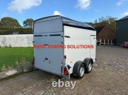 Remorque à caisse à double essieu Debon C500 d'occasion + porte + côtés en aluminium 2600KG PTAC ? SANS TVA