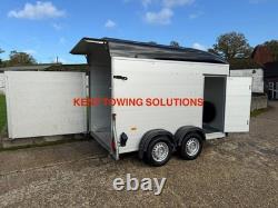 Remorque à caisse à double essieu Debon C500 d'occasion + porte + côtés en aluminium 2600KG PTAC ? SANS TVA