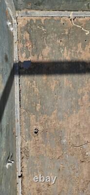 Remorque à deux essieux de 2,2 m de long, 1,2 m de large et 2,1 m de haut, en très bon état