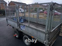 Remorque à double essieu Ifor Williams 10 pieds x 5,5 pieds avec côtés en cage et couverture de toit