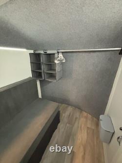 Remorque de camionnette à double essieu Debon Roadster C500 convertie en camping-car
