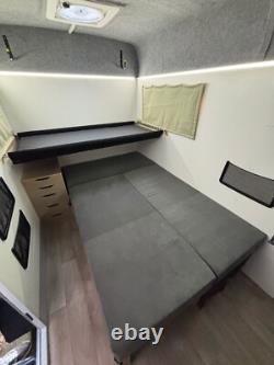 Remorque de camionnette à double essieu Debon Roadster C500 convertie en camping-car