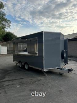Remorque de cuisine Teale SupaLite, traiteur à double essieu, comptoirs en acier inoxydable 2700 kg