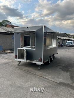 Remorque de cuisine Teale SupaLite, traiteur à double essieu, comptoirs en acier inoxydable 2700 kg