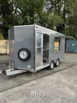 Remorque de cuisine Teale SupaLite, traiteur à double essieu, comptoirs en acier inoxydable 2700 kg