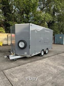 Remorque de cuisine Teale SupaLite, traiteur à double essieu, comptoirs en acier inoxydable 2700 kg