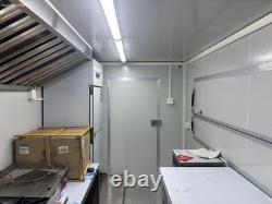 Remorque de restauration mobile à double essieu avec porche / Café / Camion de bar / BBQ