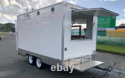 Remorque de restauration sur camion de cuisine à double essieu, fourgon à burgers 5m x 2.1m x 2.3m