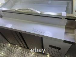 Remorque de restauration sur mesure à double essieu avec finition miroir, trappe de service en acier inoxydable<br/>  