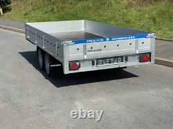 Remorque de voiture avec côtés rabattables 11,9 pieds X 5,6 pieds, essieu double, suspension freinée Al-ko 2700 kg