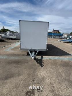 Remorque fermée pour voiture 19,6 pi x 6,5 pi x 6,5 pi 3500 kg double essieu @wychavon