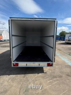 Remorque fermée pour voiture 19,6 pi x 6,5 pi x 6,5 pi 3500 kg double essieu @wychavon