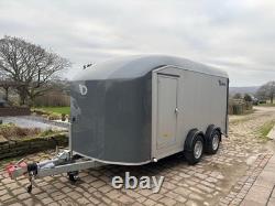 Remorque fourgon à double essieu Debon Roadster C800