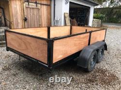 Remorque freinée à double essieu de 3000 kg. 10' X 5'