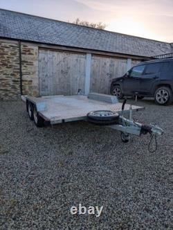 Remorque plateau à double essieu de 3m x 2m avec freins