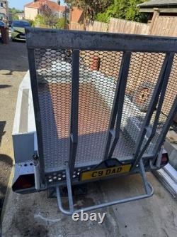 Remorque porte-engin Brenderup à double essieu 8,5 pi x 4 pi, 2700 kg, avec rampe de chargement arrière