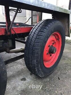 Remorque porte-voiture à deux essieux freinés avec treuil pour machines industrielles commerciales