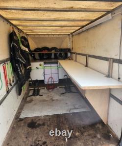 Swop, camion. Grande remorque fourgon sur mesure fabriquée par Wessex Trailers, double essieu