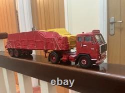 TRANSPORT LOURD 4x2 VOLVO F88 REMORQUE À DOUBLE ESSIEU AVEC TOIT B. R. S. ÉCHELLE 150 CODE 3